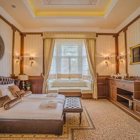 Avilla Thanhoffer * Siofok