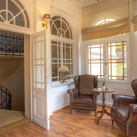 Avilla Thanhoffer 住宿加早餐酒店 希欧福克