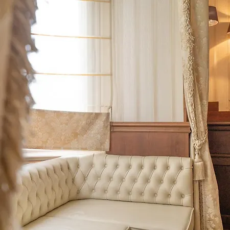 Avilla Thanhoffer * Siofok