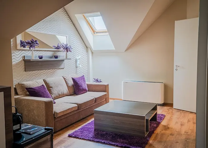 Avilla Thanhoffer 住宿加早餐酒店 *